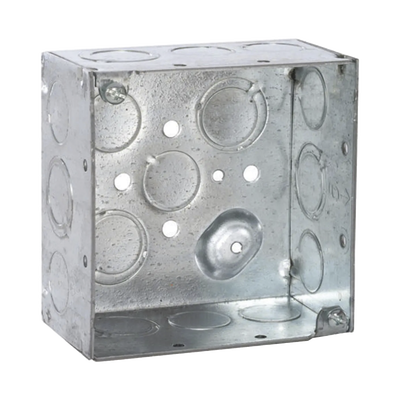 Caja Cuadrada Galvanizada de 4 x 4, profundidad de 2 1/8. Cuenta con 10 KO de 1/2 y 6 TKO (1/2 - 3/4))