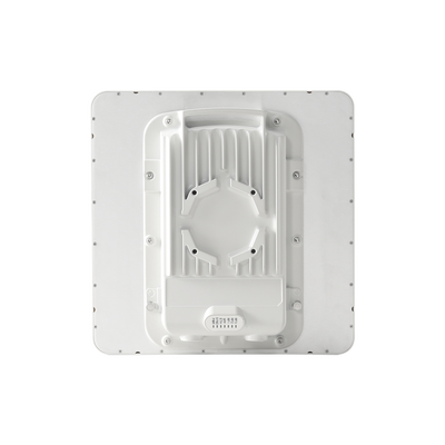 PTP-550 Hasta 1.36 GBps / 4910 - 6200 MHz / 802.11 AC Wave 2 MU-MIMO 4: 4x4 / BackHaul con Antena Integrada (Alta ganancia 23 dBi) (C050055H016A)